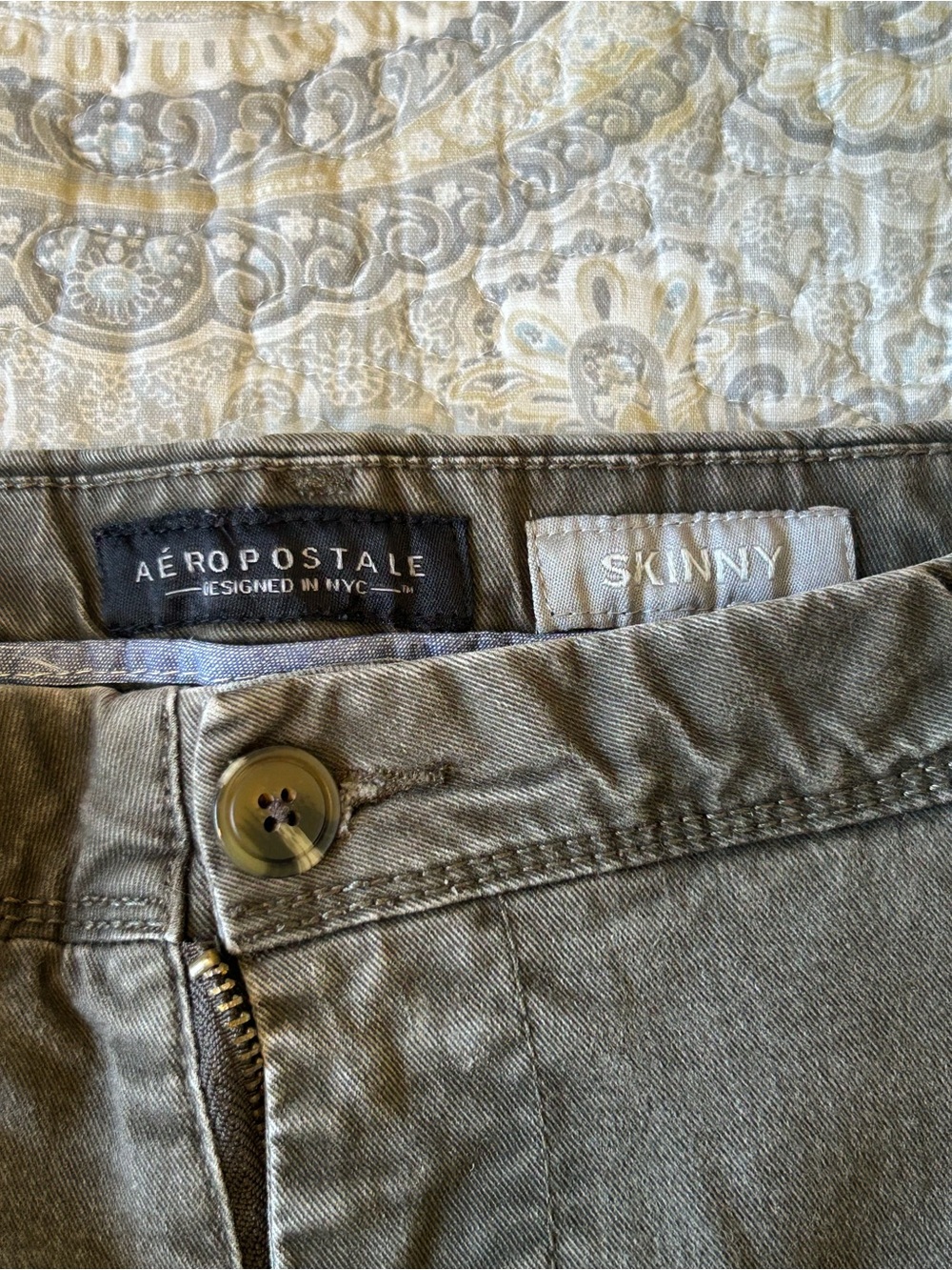 Aeropostale men’s Skinny Jeans in Olive Green 36x32